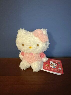 NWT 3.3” Sanrio Hello Kitty Happy Series Fuzzy Pink Plush Round1 Mini Plush
